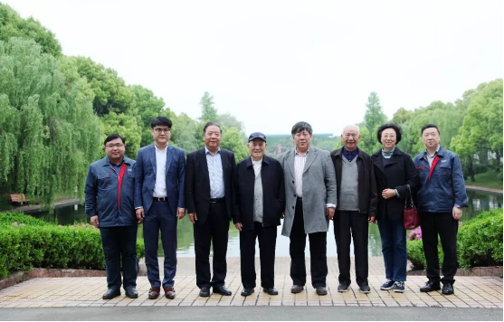 <strong>原機(jī)械工業(yè)部部長(zhǎng)何光遠(yuǎn)第三次訪(fǎng)問(wèn)揚(yáng)力集團(tuán)！</strong>