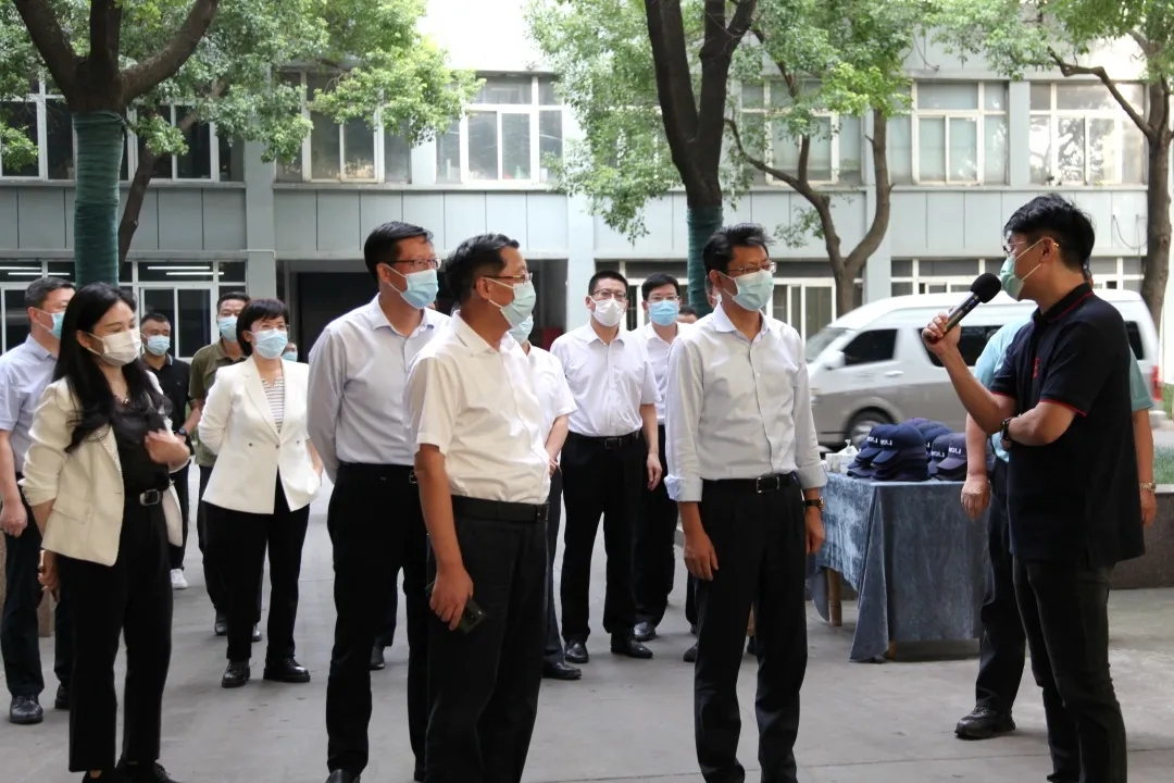 揚(yáng)州市委副書記、代市長(zhǎng)王進(jìn)健調(diào)研揚(yáng)力集團(tuán)疫情防控工作