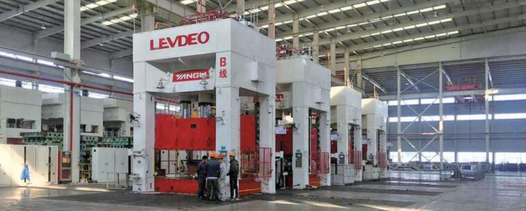 YLZ34Q系列框架前移臺(tái)單動(dòng)液壓機(jī)